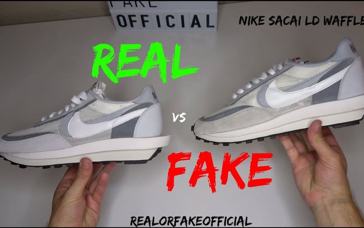 Проверка кроссовок найк. Nike Sacai Waffle real fake. Nike fake. Puma fake vs real. Dior x Sacai.
