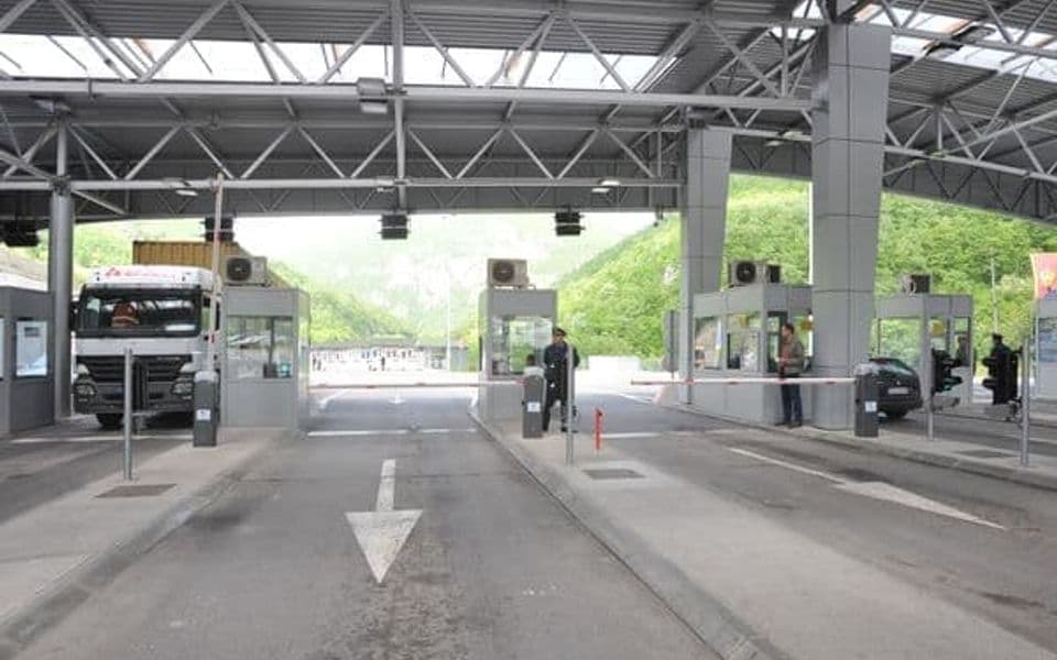 Državljani Crne Gore ponovo nesmetano prolaze srpsku granicu