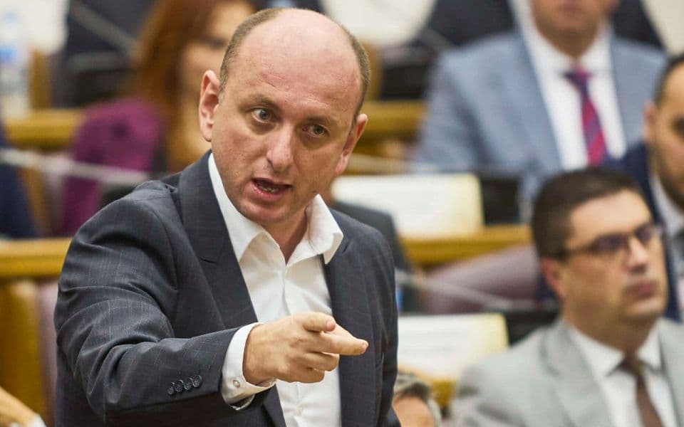 Knežević: Čorbe DNP i DPS ne mogu da se miješaju; Mujoviću mila fotelja, Spajiću poručujem da se ne kači za Zećanima