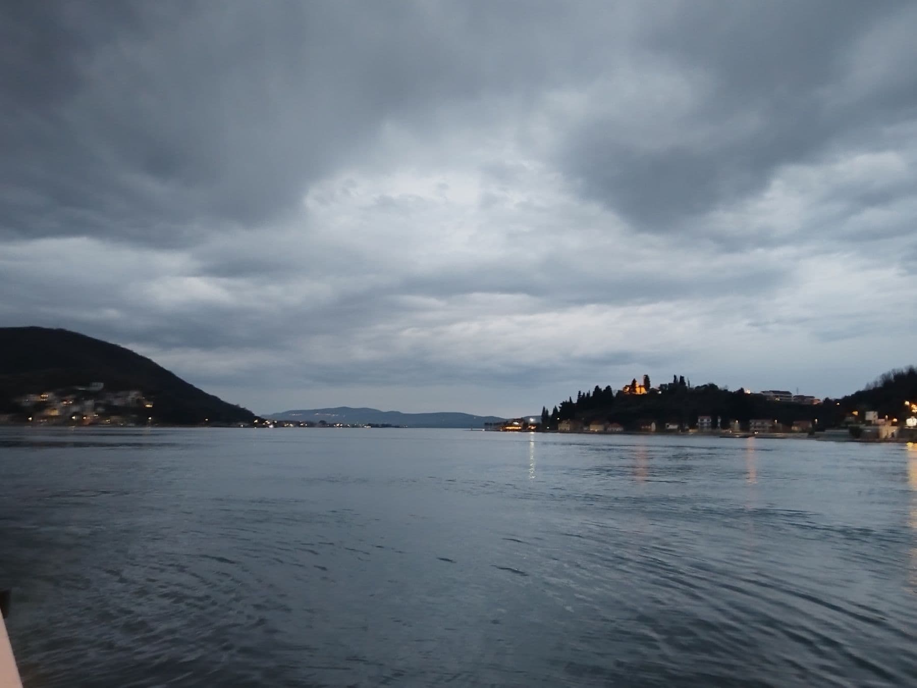 Danas umjereno do potpuno oblačno, najviša dnevna do 14 stepeni