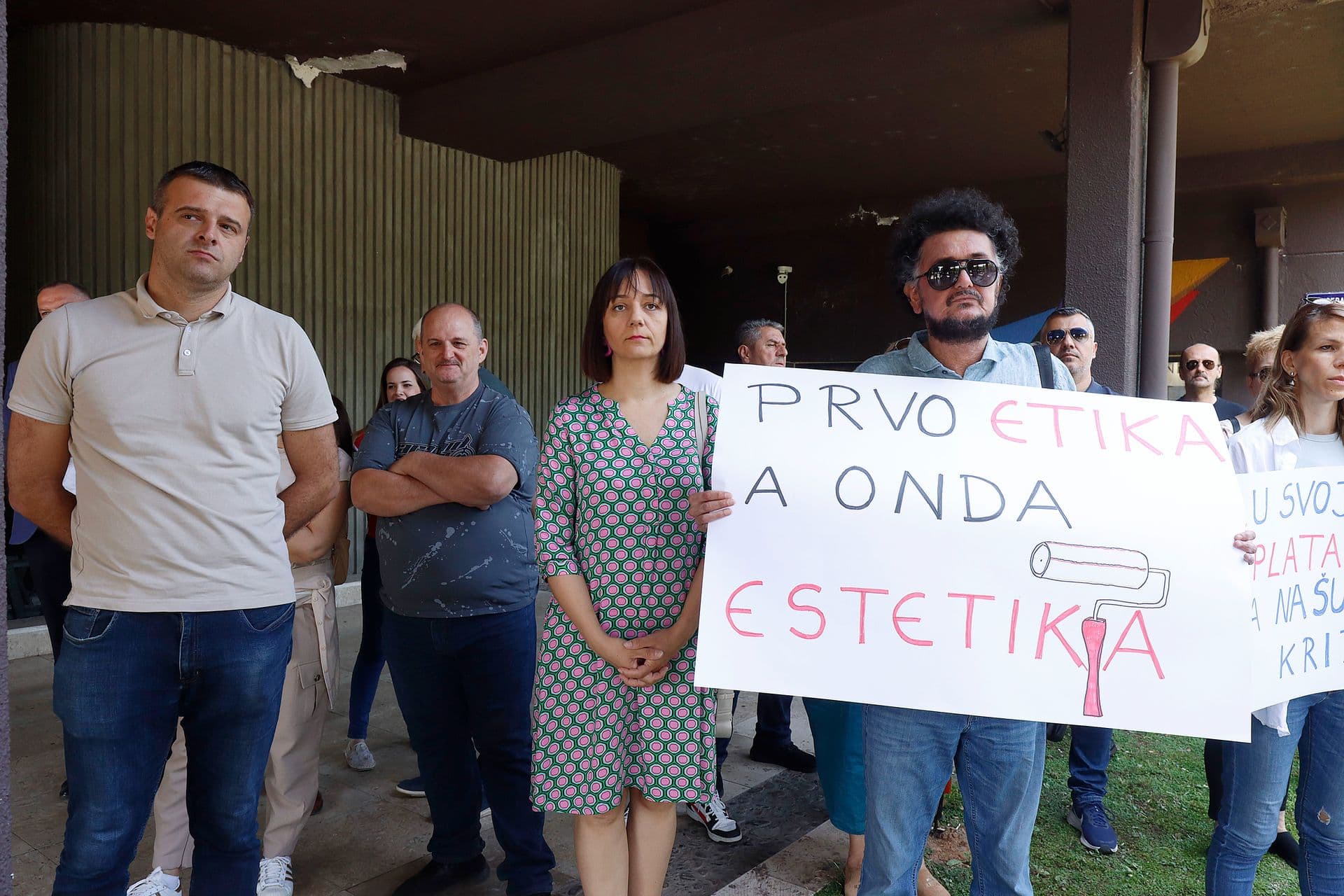 Sindikat zaposlenih RTCG održao protest, Raonić pozvao na detektor laži