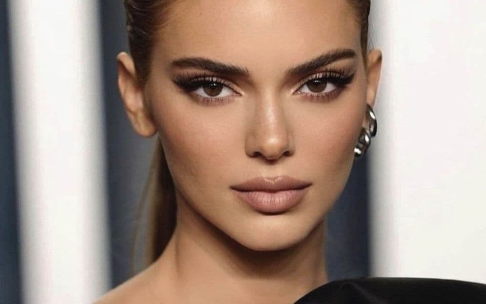 Zaboravi filtere, botoks i FaceApp – najnoviji makeup transformiše lice u sekundi!