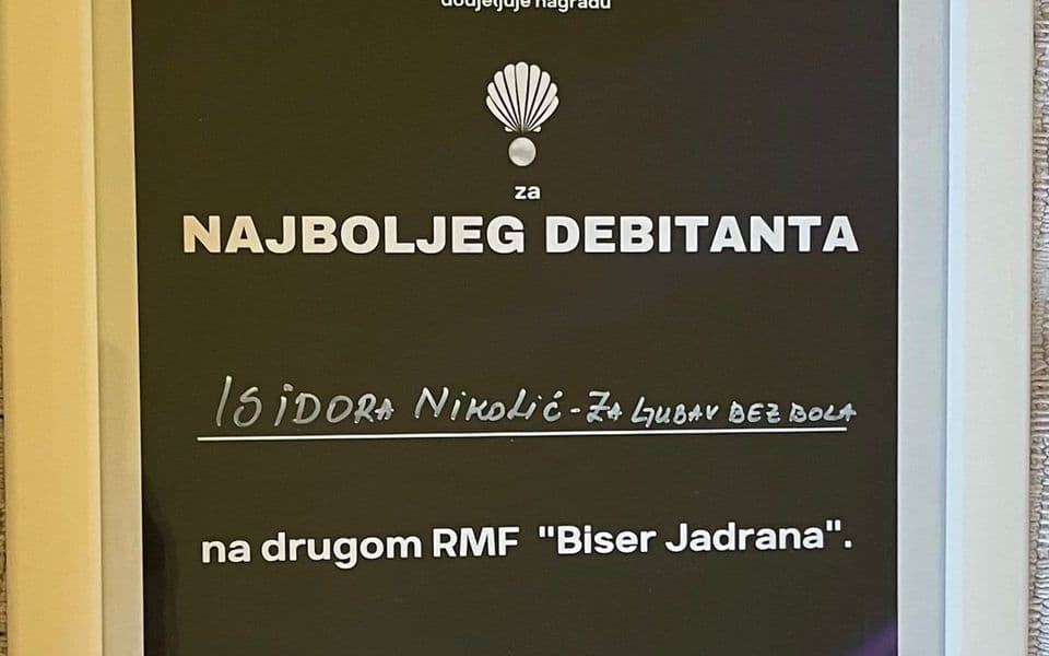 Isidora Nikolić najbolji debitant na festivalu Biser Jadrana