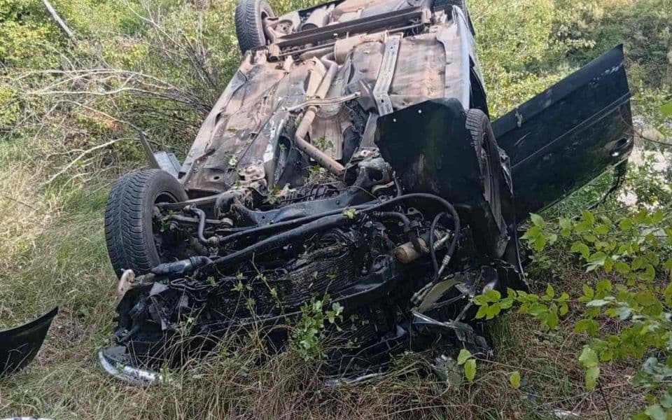 Vozilo sletjelo s puta kod Dragovoljića: Povrijeđena žena izvučena iz automobila