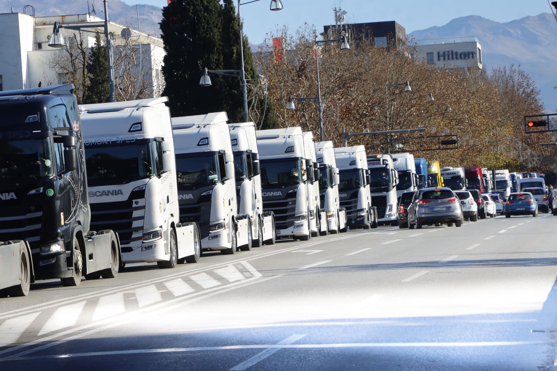 Predstavnici kamiondžija danas na sastanku u Ministarstvu finansija