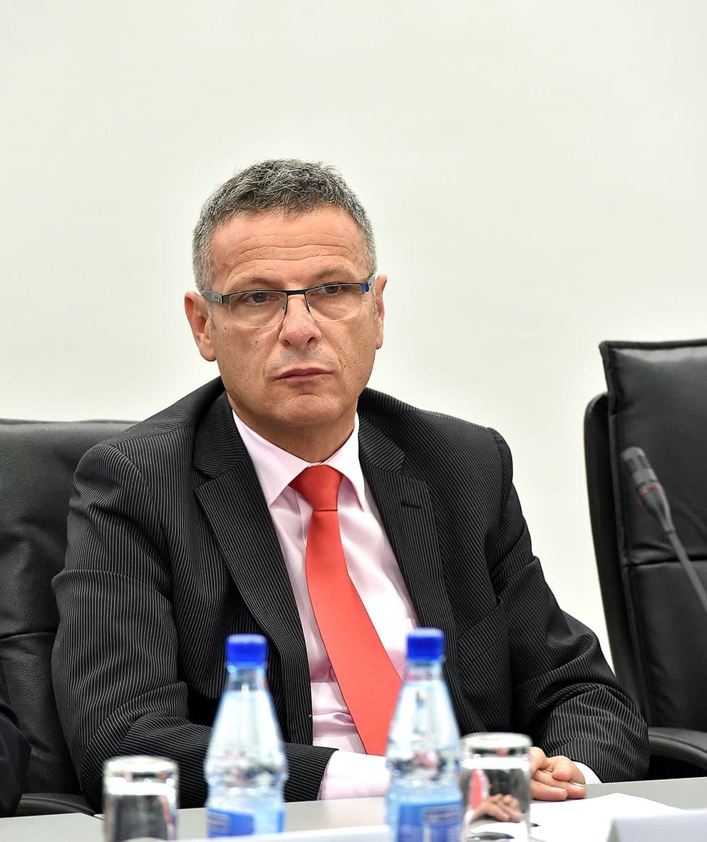https://media.pobjeda.me/media/2026/02/04/1770245103-vesko-garcevic-seminar-postupak-nabavki-u-nato-sistemu-0906-2016-vlada07.jpg?cacheControl=1770245124
