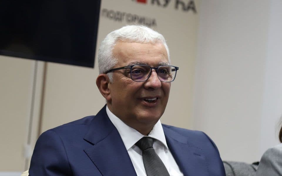 Mandić najavio „vraćanje“ imovine dinastiji Karađorđević i SPC