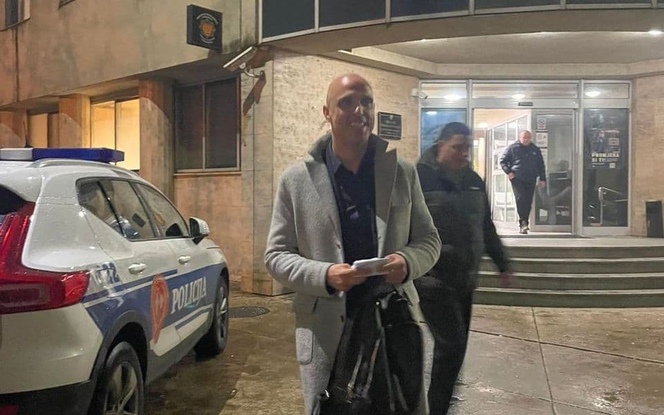 Serbia Bans Journalist Petar Komnenić from Entering Country