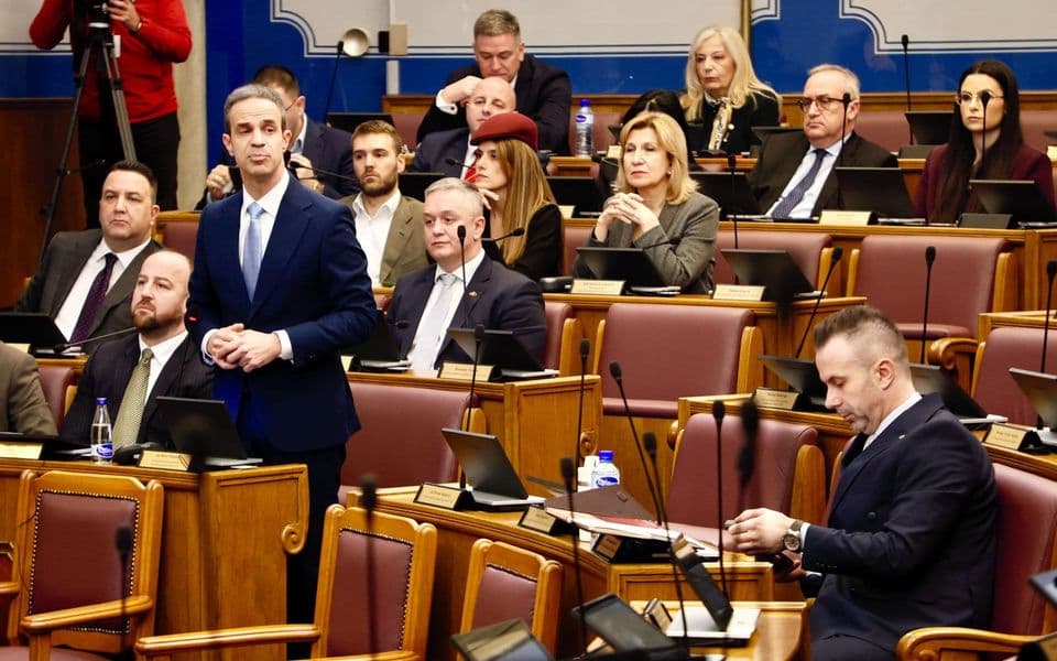 Parlamentarnim strankama isplaćeno skoro 11 miliona za pola godine