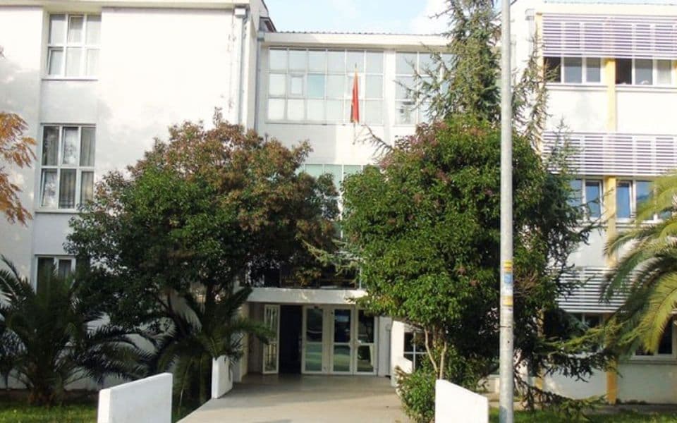 Tajno glasanje oborilo odluku, škola da ponovi konkurs