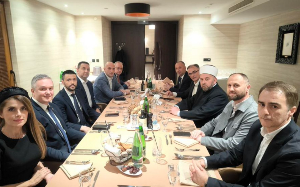 Fejzić na iftaru kod poslanika DPS-a: Ramazan je prilika za jačanje dijaloga