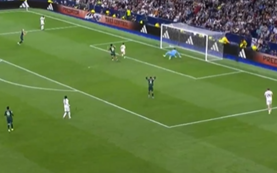 Kurtoa čudesnom odbranom pokazao  zašto je među najboljima na svijetu