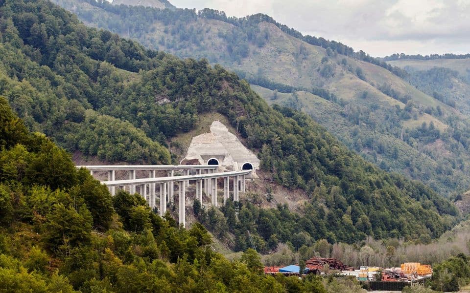 Uhapšena dva vozača, auto-putem vozili preko 180 kilometara na sat