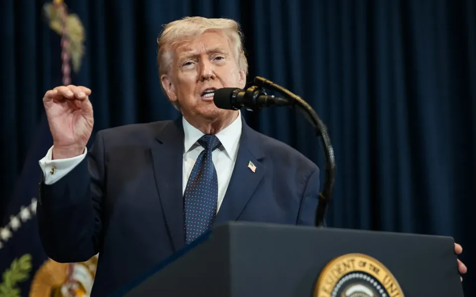 Tramp: Rat će trajati koliko god je potrebno, cijene nafte će pasti kad se sve završi