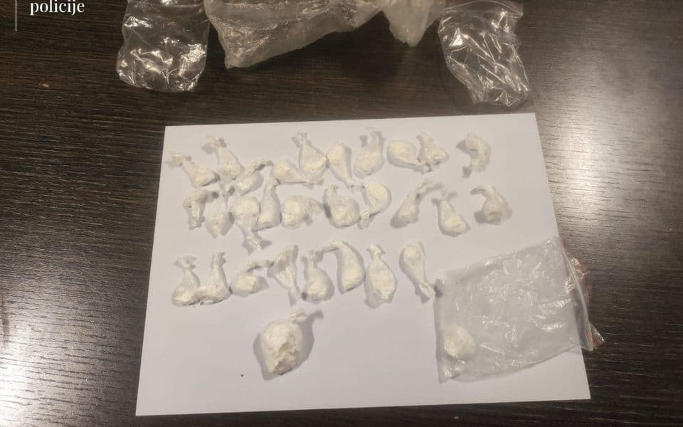 UP: Podgoričanin progutao četiri pakovanja kokaina