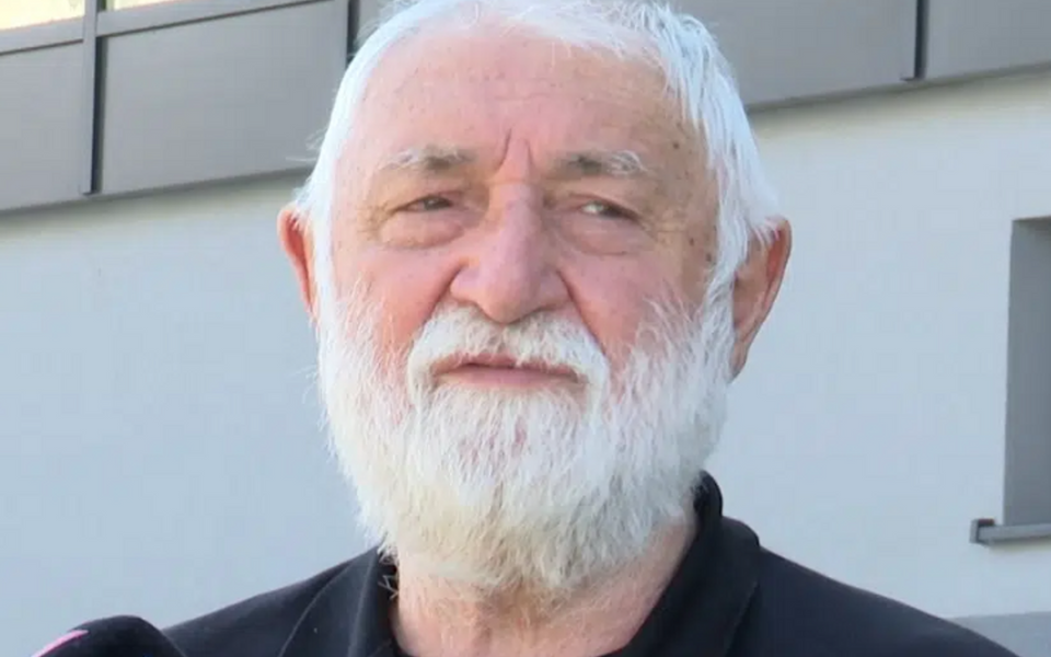 (VIDEO) Otac Andrije Delibašića navijačima: Dozvolite da turnir protekne dostojanstveno