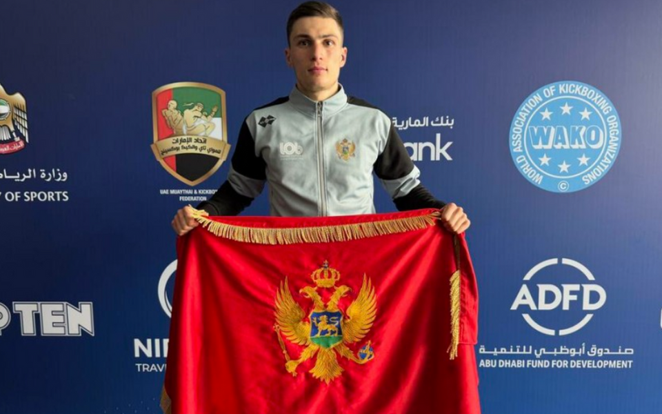 Nemanja Čađenović osvojio titulu profesionalnog prvaka Evrope u kik-boksu