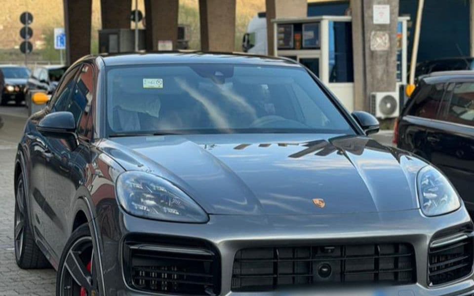 Na Božaju oduzet skupocjeni automobil za kojim traga Njemačka