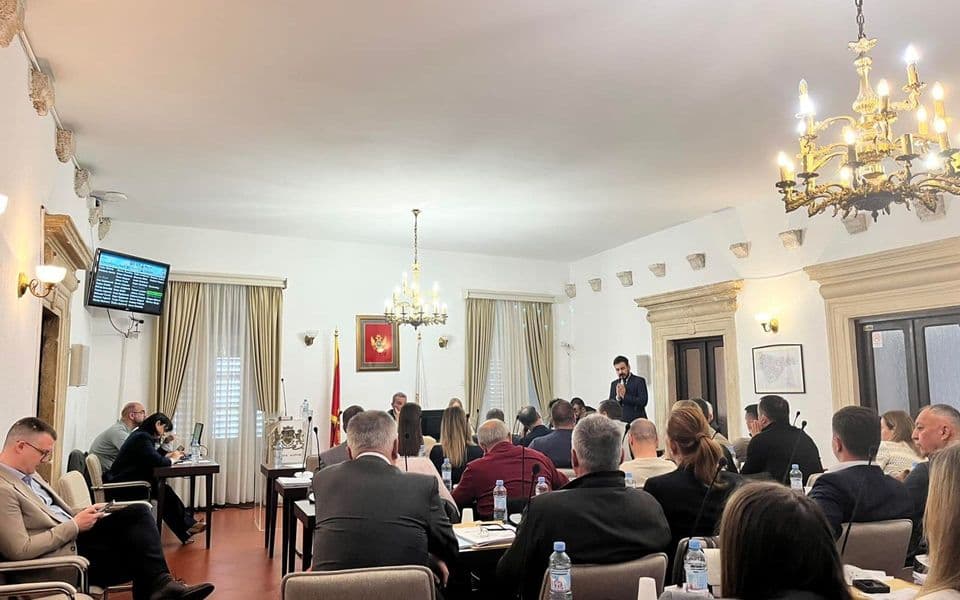 Kotorski pokret traži da se građani o nazivu bazena izjasne na lokalmom referendumu