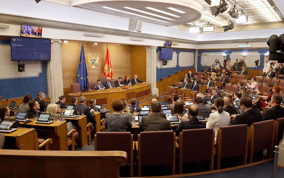 Poslanici podržali prijedlog zakona: Uvedeno pravo na menstrualno odsustvo