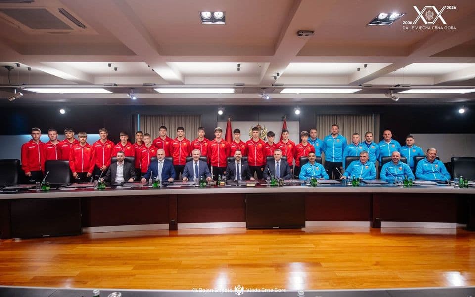 Spajić sa mladim fudbalerima: Pokazali ste kvalitet, Vlada i Skupština da vas isprate i odvedu Crnu Goru u EU