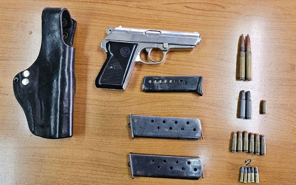 Berane: Krivična prijava protiv Andrijevčanina i člana OKG zbog ilegalnog posjedovanja puške, tri pištolja i municije