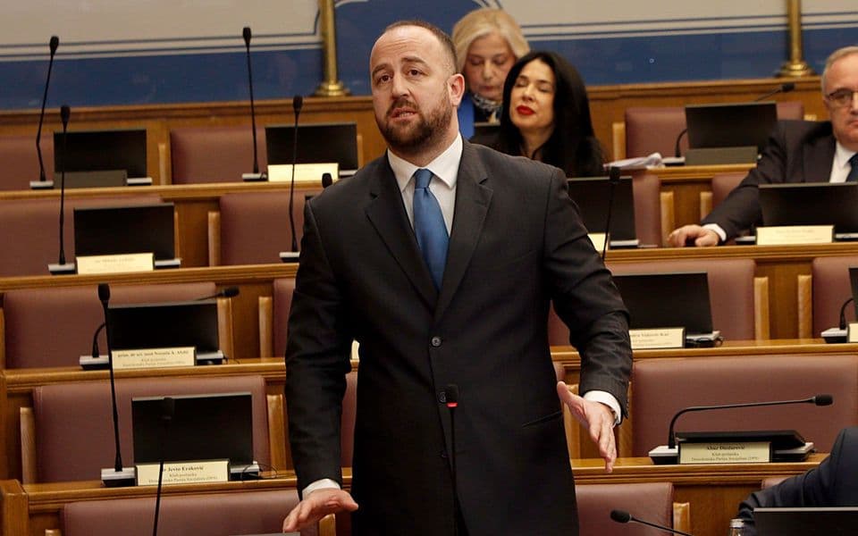 Nikolić Spajiću: Ne manipulišite, opozicija nema nadležnost da zakaže glasanje o ustavnim izmjenama