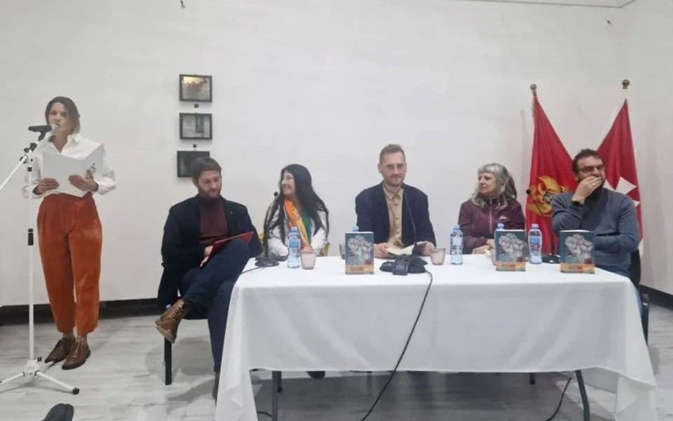 Društvo nas je pritiskalo i pritiska da ne govorimo o ratu