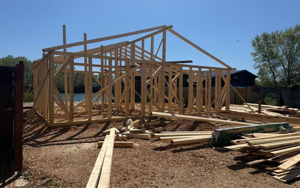 Ulcinj: Gradio objekat u zoni Morskog dobra, pa dobio krivičnu prijavu