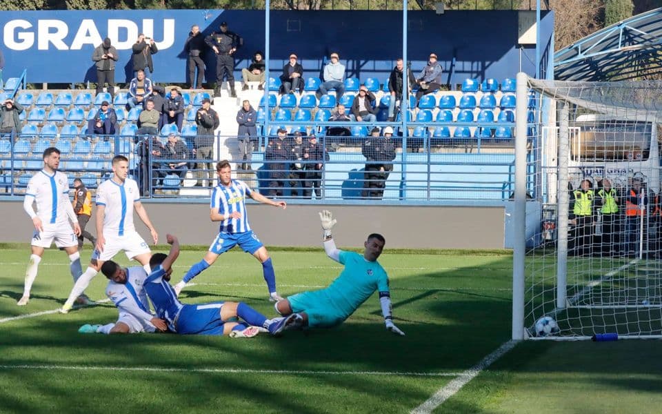 Budućnost daleko od titule, ali može da odluči prvaka