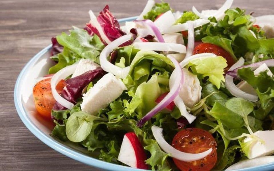 Savršena salata uz roštilj: Jednostavan recept koji ide uz svako meso