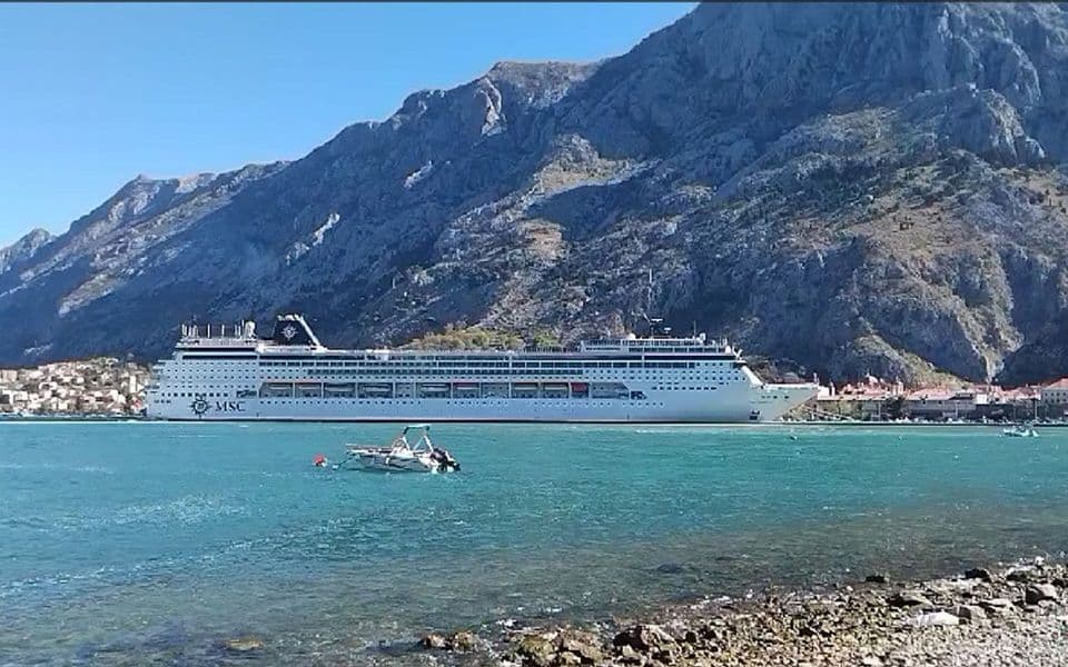 (VIDEO) Kotorski ribari upozoravaju na ekocid kruzera, nauka potvrđuje da opasnost postoji