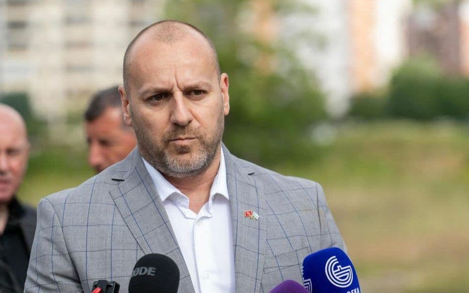 Prijava ASK-u protiv direktora Parking servisa Podgorica, pitaju kako je plata pomoćnici išla preko 4.800 eura