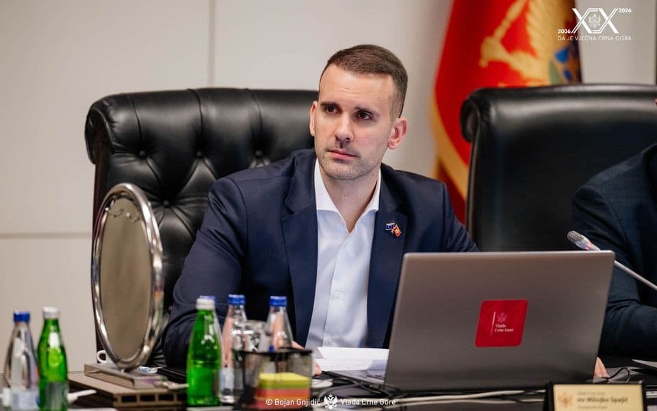 Usvojena Informacija o potrebi obezbjeđenja dodatnog sredstva za gašenje požara iz vazduha