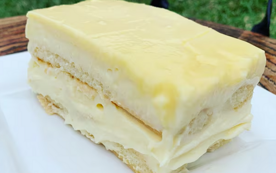 Brzi kolač s bijelom čokoladom