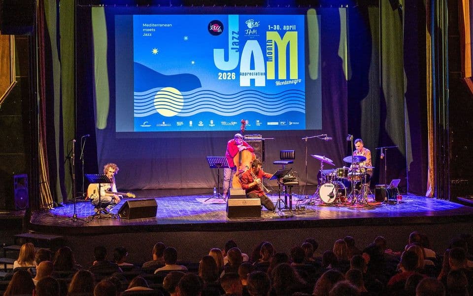 Džez harmonija rođena iz haosa