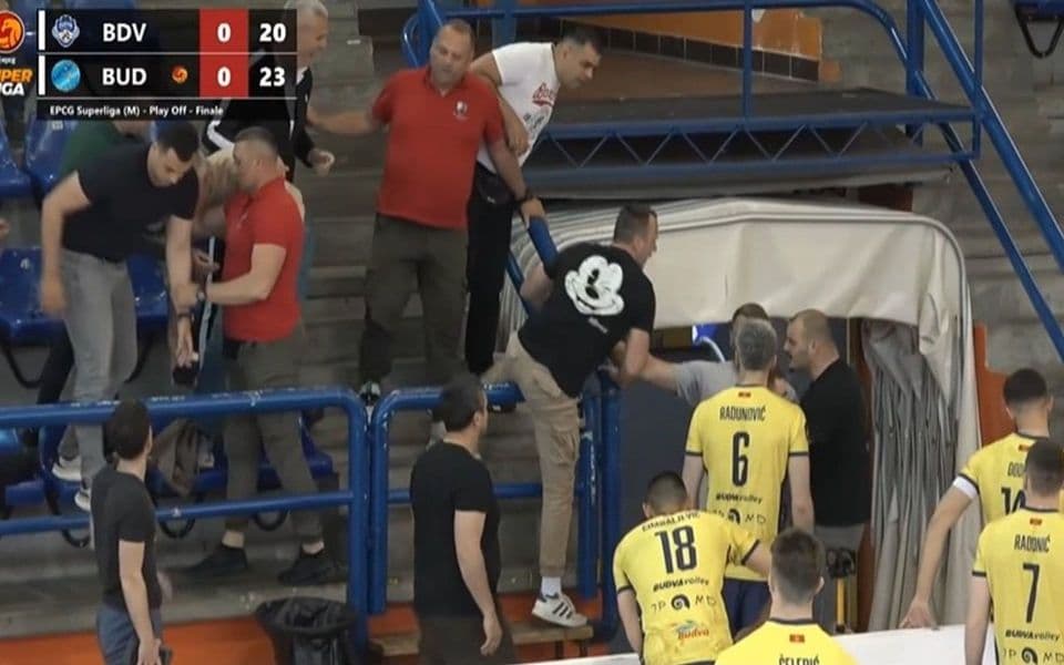 Epilog incidenta na odbojkaškom derbiju: Pokrenut disciplinski postupak protiv Radunovića, kažnjeni Budva i sudije