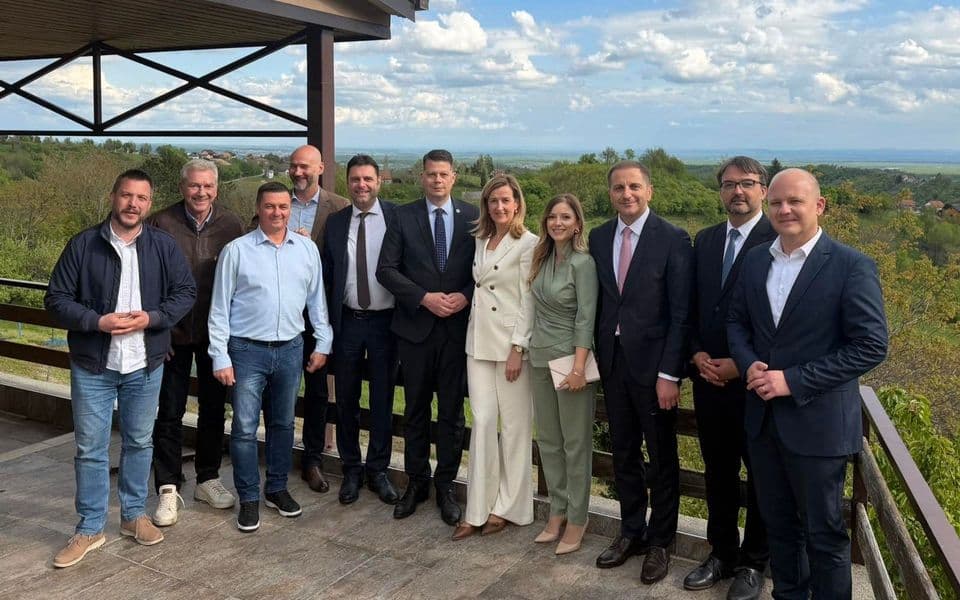 ES sa čelnicima SDP Hrvatske: Uvešćemo u EU Crnu Goru oslobođenu ruskog i Vučićevog uticaja