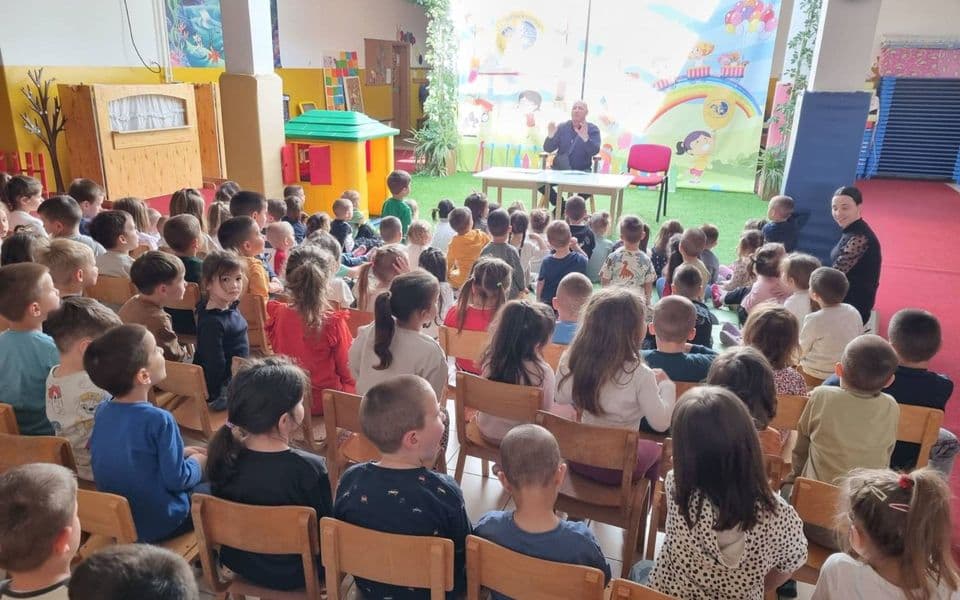 Djeca učila kroz stihove Gorana Popovića Duksa