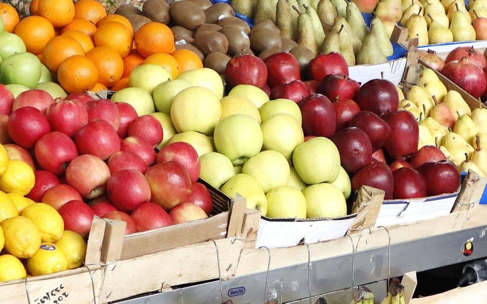 Petsto kamiona jabuka-priča o pogrešnoj agrarnoj politici