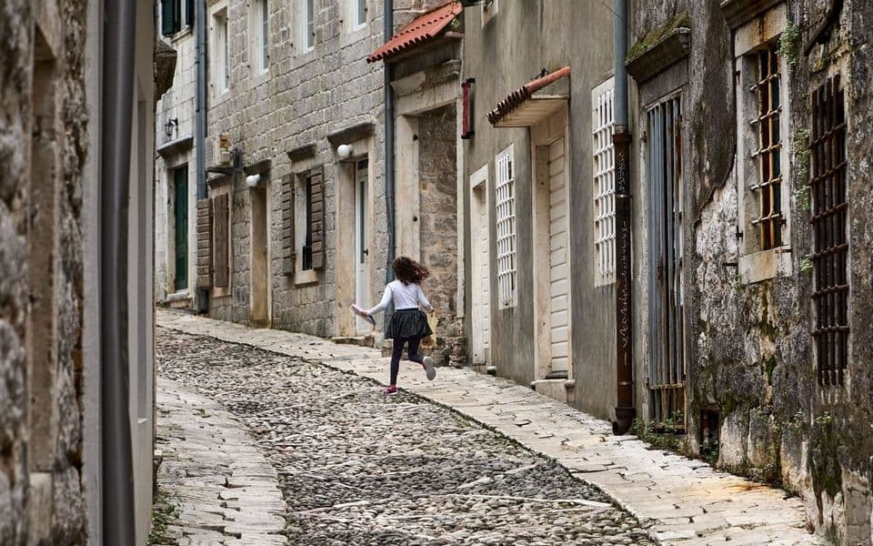 Saobraćaj ugrožava kaldrmu i autentični ambijent Gabele