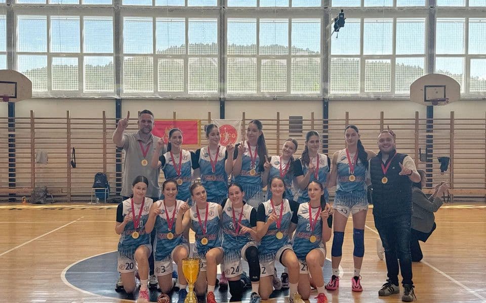 Podgorica dominantno do trofeja