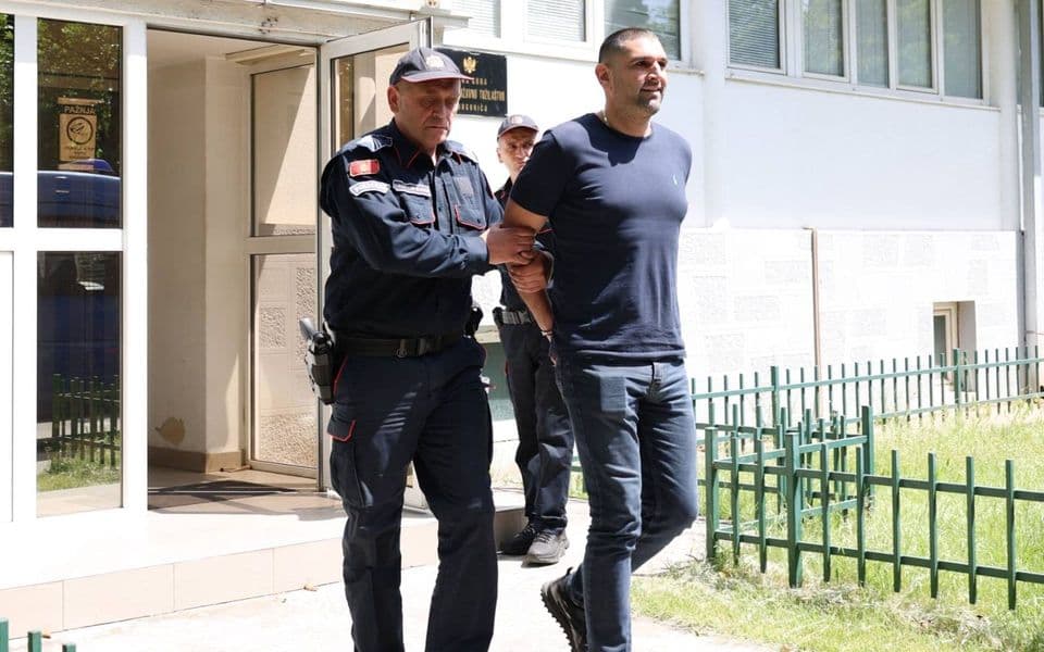 Laković pušten da se brani sa slobode