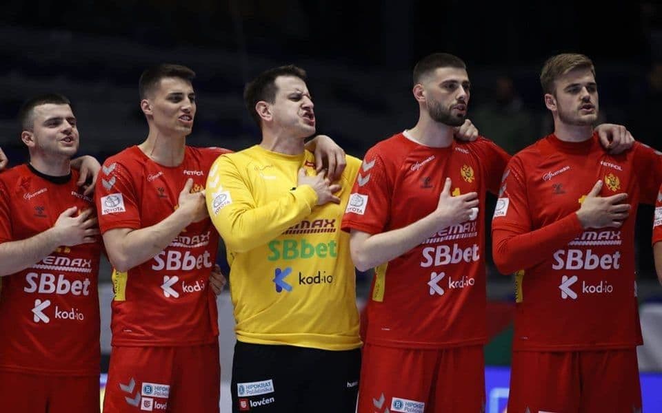 Himna je fenomen koji zadire u vanvremensko