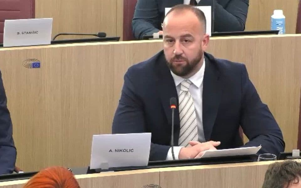 Nikolić: Nećemo više glasati za predloge Vlade dok se ne povuku zakoni o ANB i MUP-u