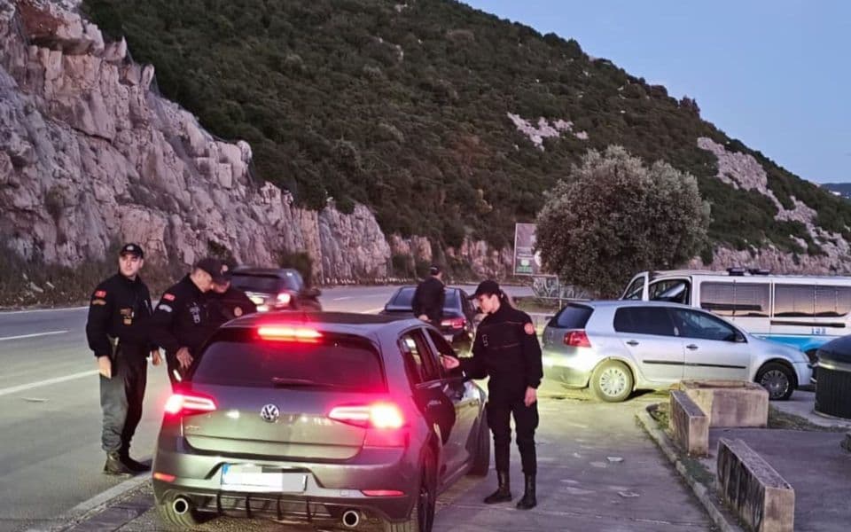 Na primorju za 24 sata uhapšene 43 osobe, među njima i tri bezbjednosno interesantne