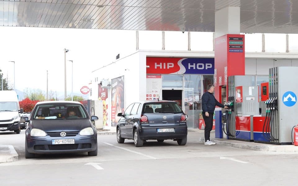 Vlada intervenisala: Dizel od ponoći jeftiniji, umjesto skuplji