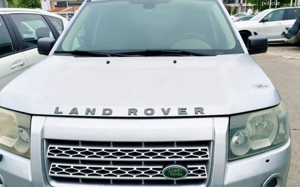 U Ulcinju oduzeli „Land Rover“, u Budvi uhapsili povratnika zbog droge