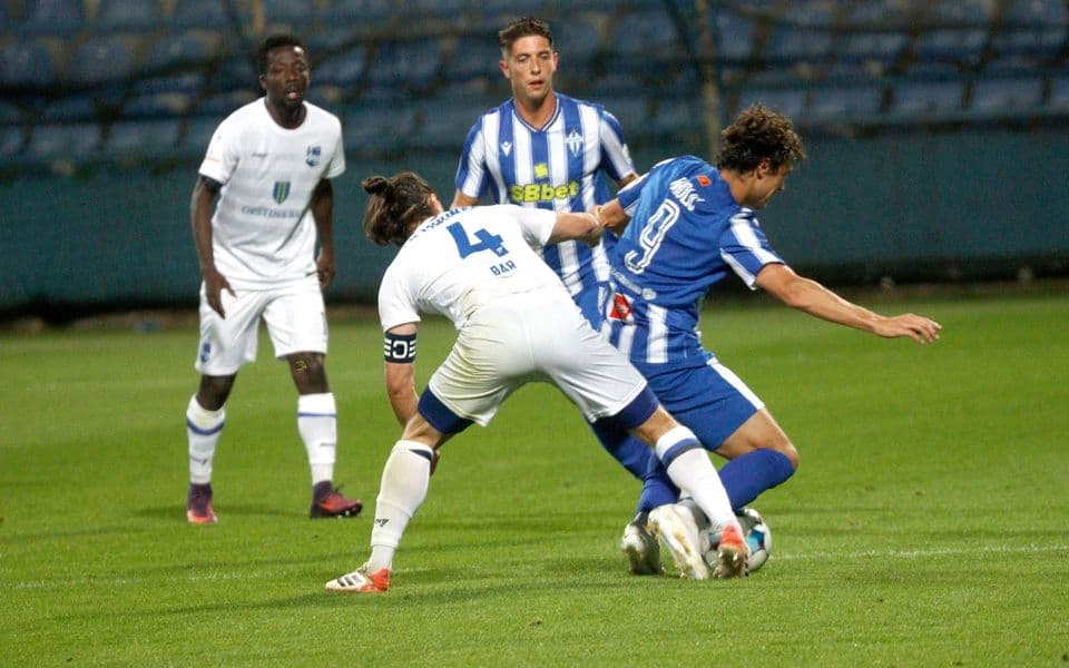 Sutjeska stavila ruku na trofej
