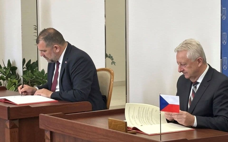 Krapović i Zuma potpisali sporazum o odbrambenoj saradnji Crne Gore i Češke Republike